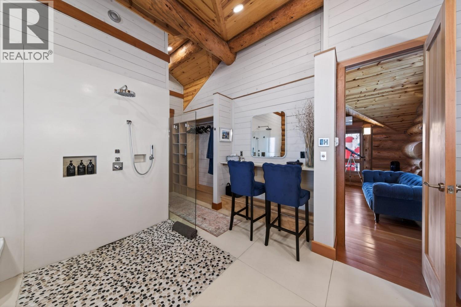 1783 Greywolf Drive, Panorama, BC - Indoor Photo Showing Other Room