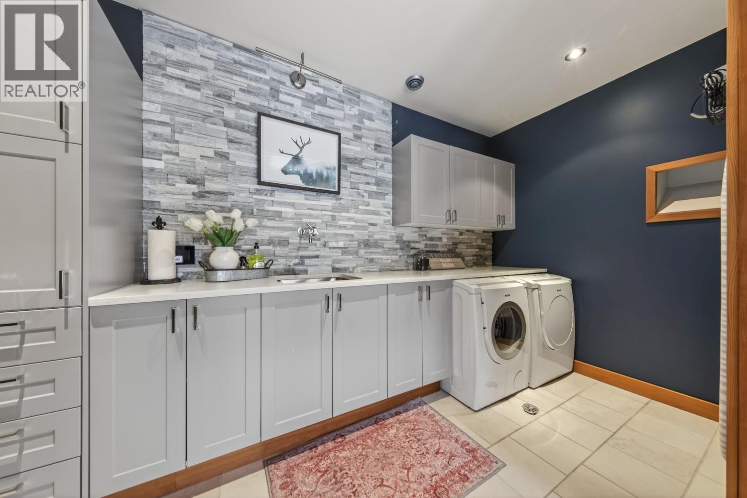 1783 Greywolf Drive, Panorama, BC - Indoor Photo Showing Laundry Room