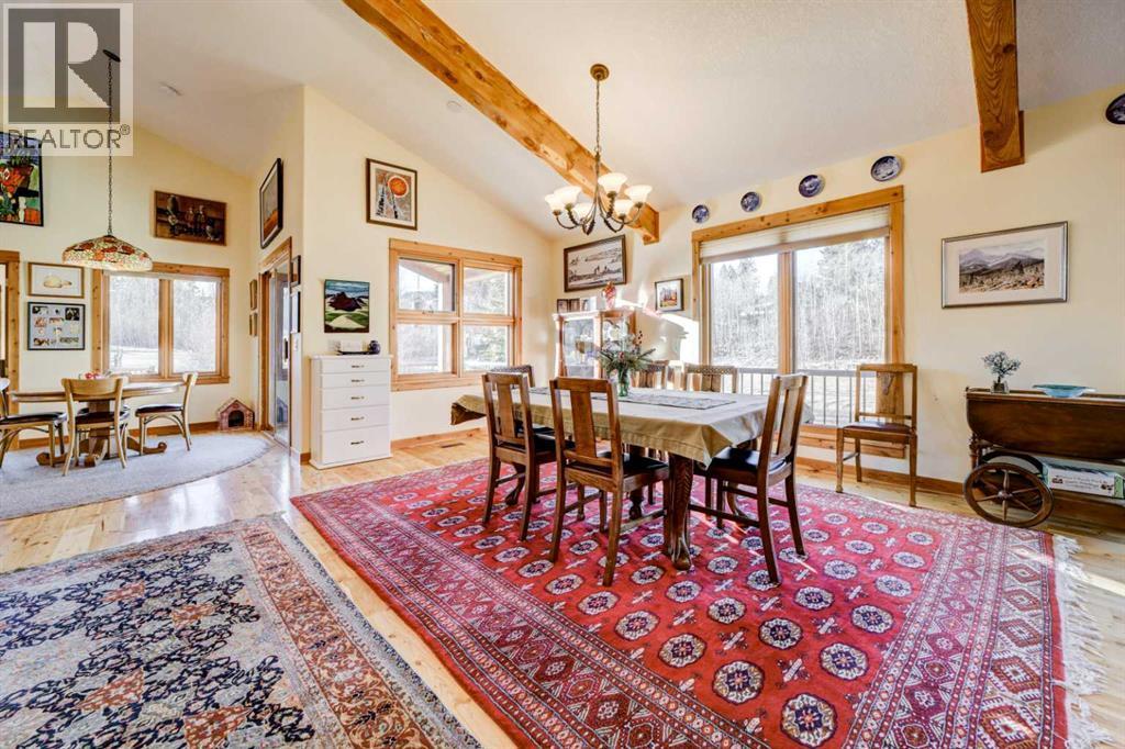 31 Villa Vega Acres, Rural Pincher Creek No. 9, M.D. Of, AB - Indoor Photo Showing Dining Room