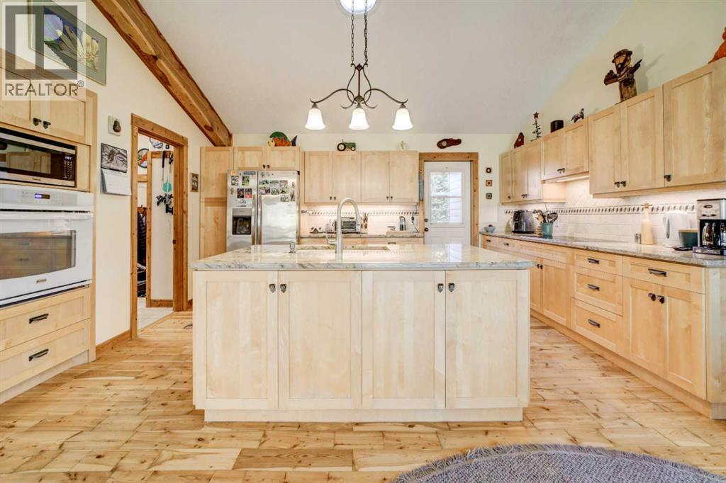 31 Villa Vega Acres, Rural Pincher Creek No. 9, M.D. Of, AB - Indoor Photo Showing Kitchen