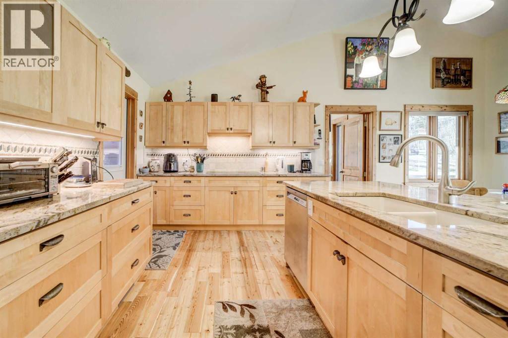 31 Villa Vega Acres, Rural Pincher Creek No. 9, M.D. Of, AB - Indoor Photo Showing Kitchen