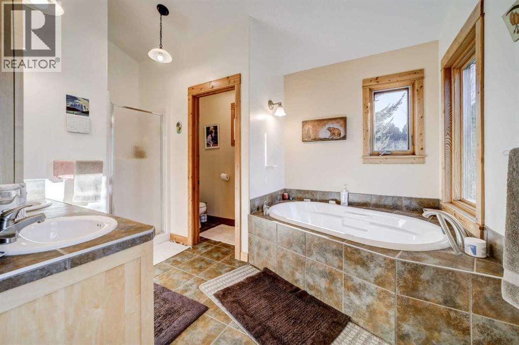 31 Villa Vega Acres, Rural Pincher Creek No. 9, M.D. Of, AB - Indoor Photo Showing Bathroom