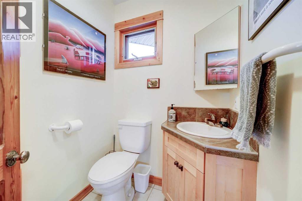 31 Villa Vega Acres, Rural Pincher Creek No. 9, M.D. Of, AB - Indoor Photo Showing Bathroom