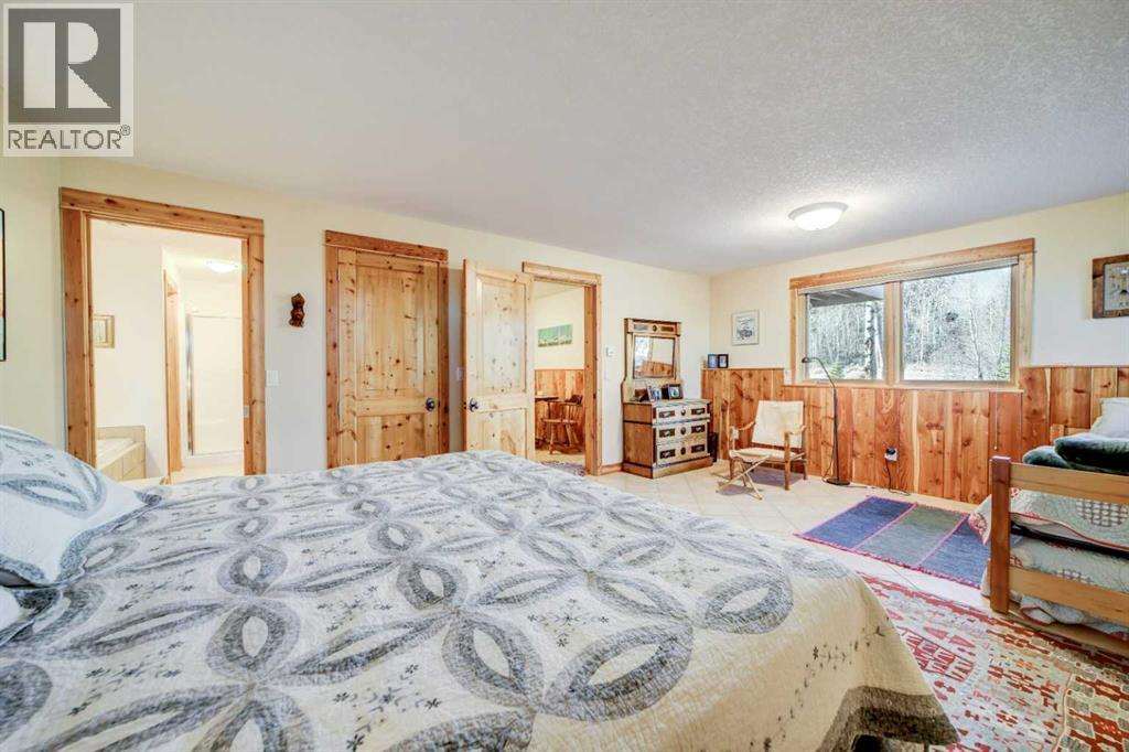 31 Villa Vega Acres, Rural Pincher Creek No. 9, M.D. Of, AB - Indoor Photo Showing Bedroom