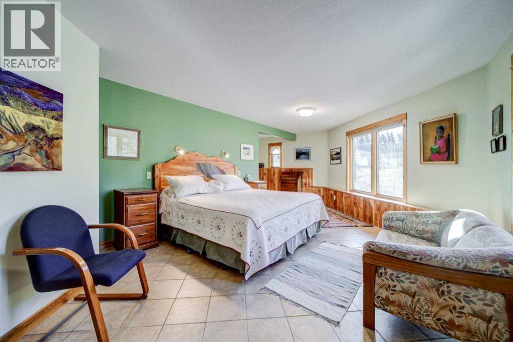 31 Villa Vega Acres, Rural Pincher Creek No. 9, M.D. Of, AB - Indoor Photo Showing Bedroom