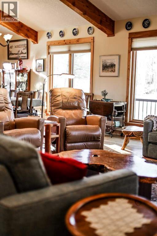 31 Villa Vega Acres, Rural Pincher Creek No. 9, M.D. Of, AB - Indoor Photo Showing Living Room
