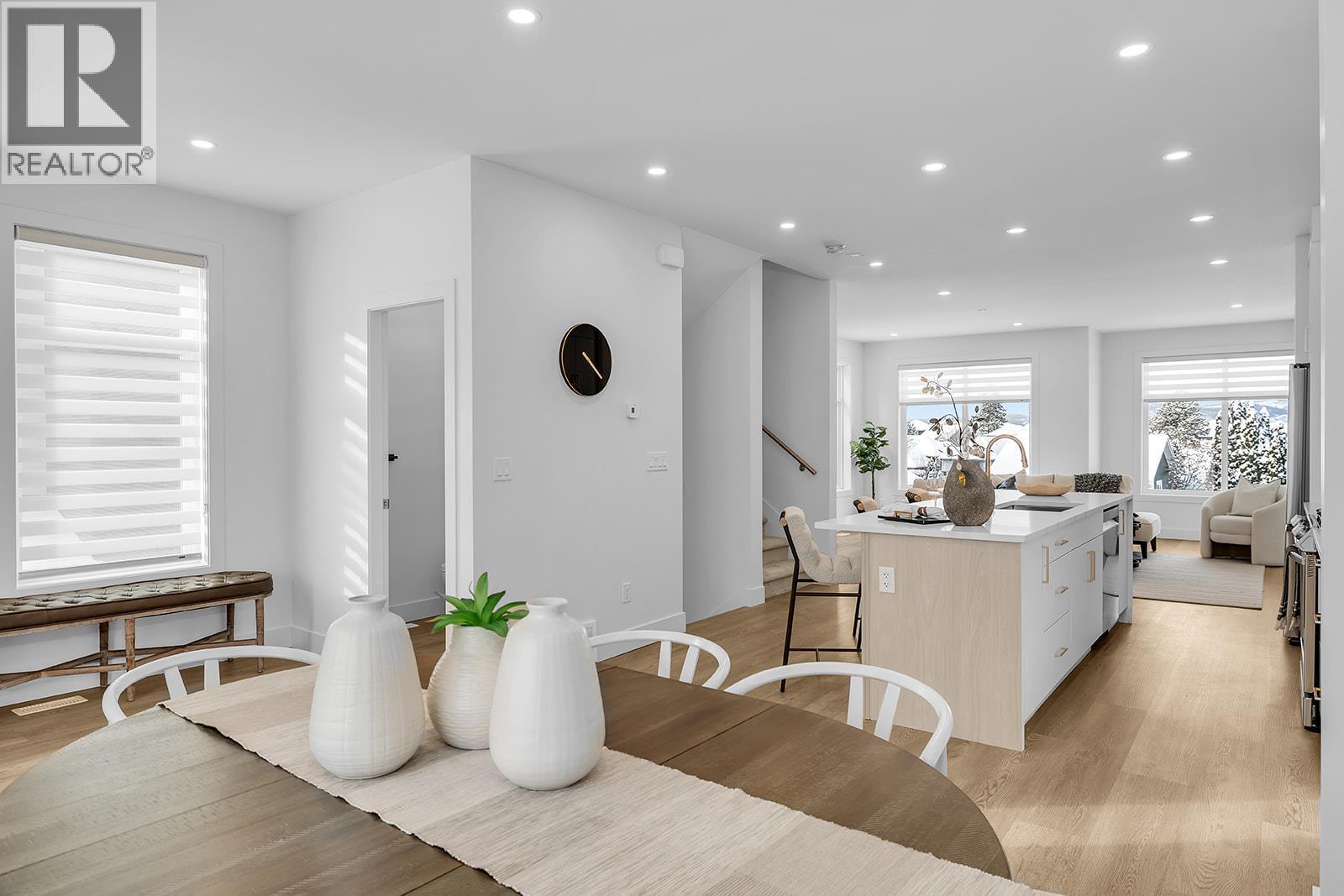 Photos are of a similar home in the community. - 5300 Main Street Unit# 115, Kelowna, BC - Indoor