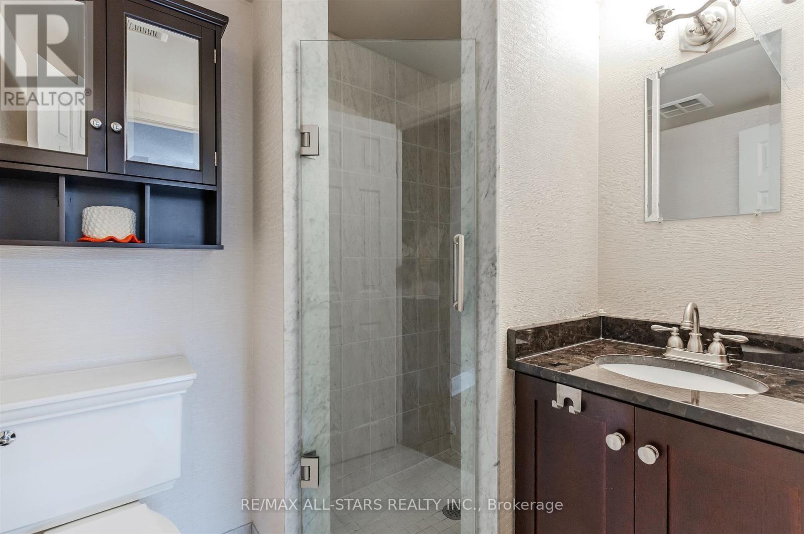 407 - 3734 St Clair Avenue E, Toronto, ON - Indoor Photo Showing Bathroom