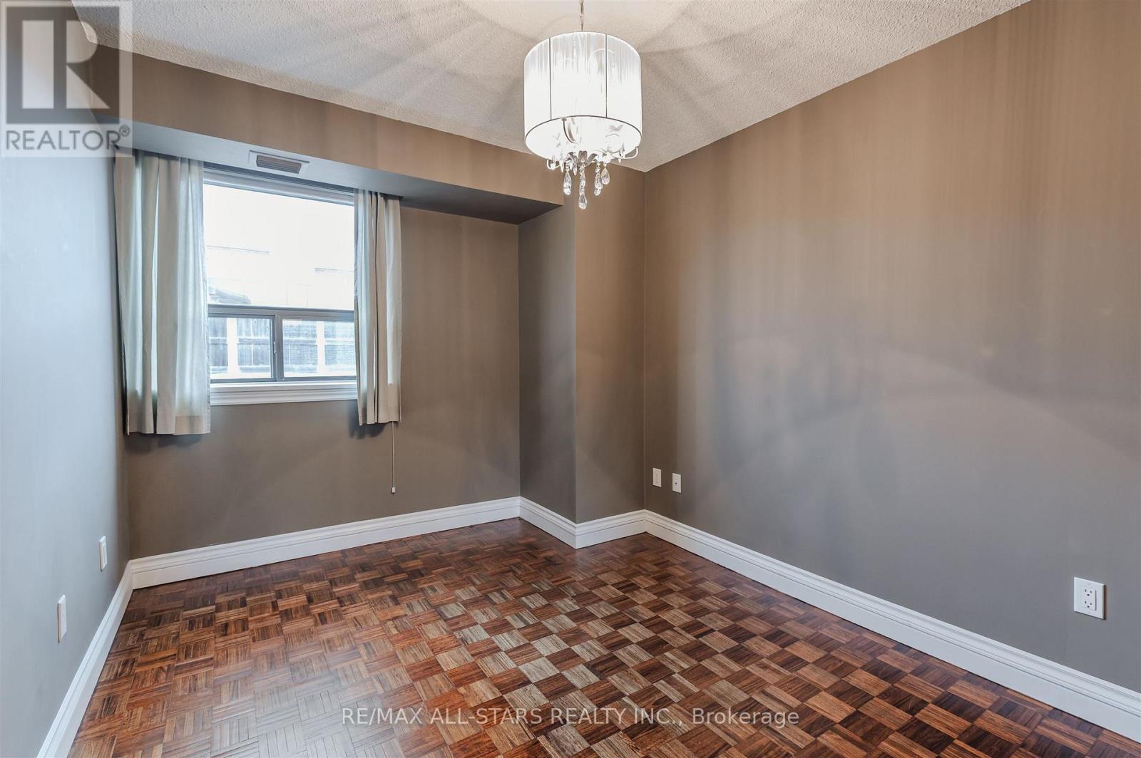 407 - 3734 St Clair Avenue E, Toronto, ON - Indoor Photo Showing Other Room