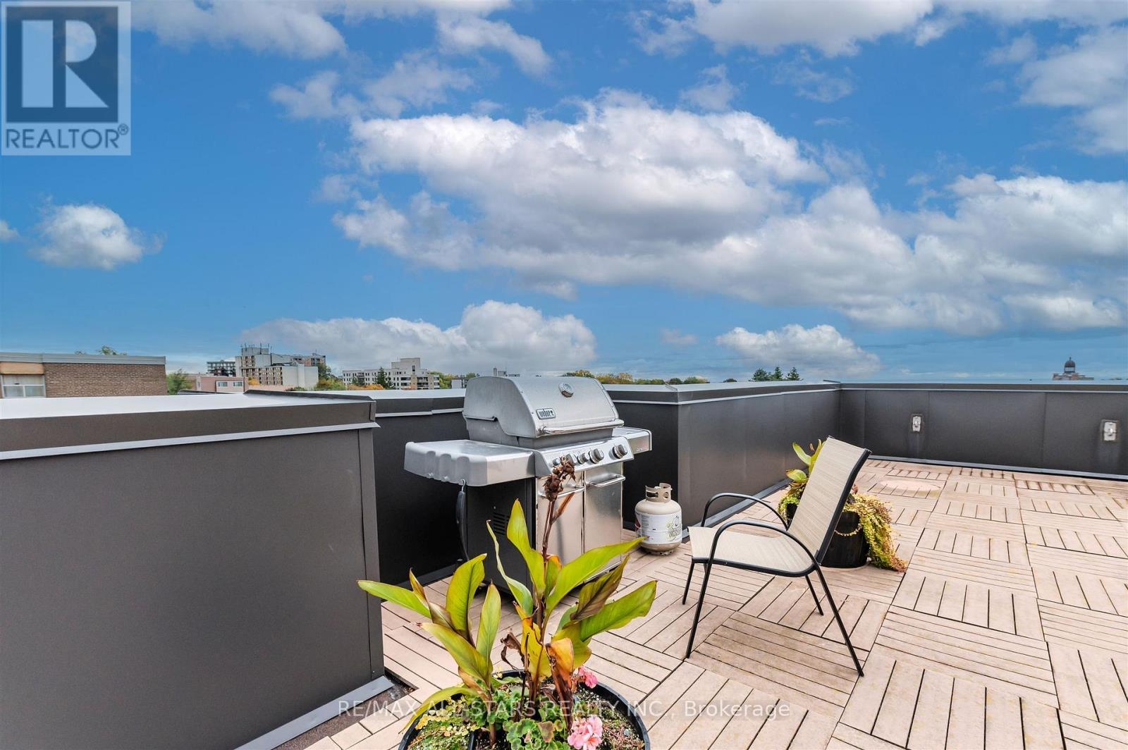 407 - 3734 St Clair Avenue E, Toronto, ON - Outdoor With View