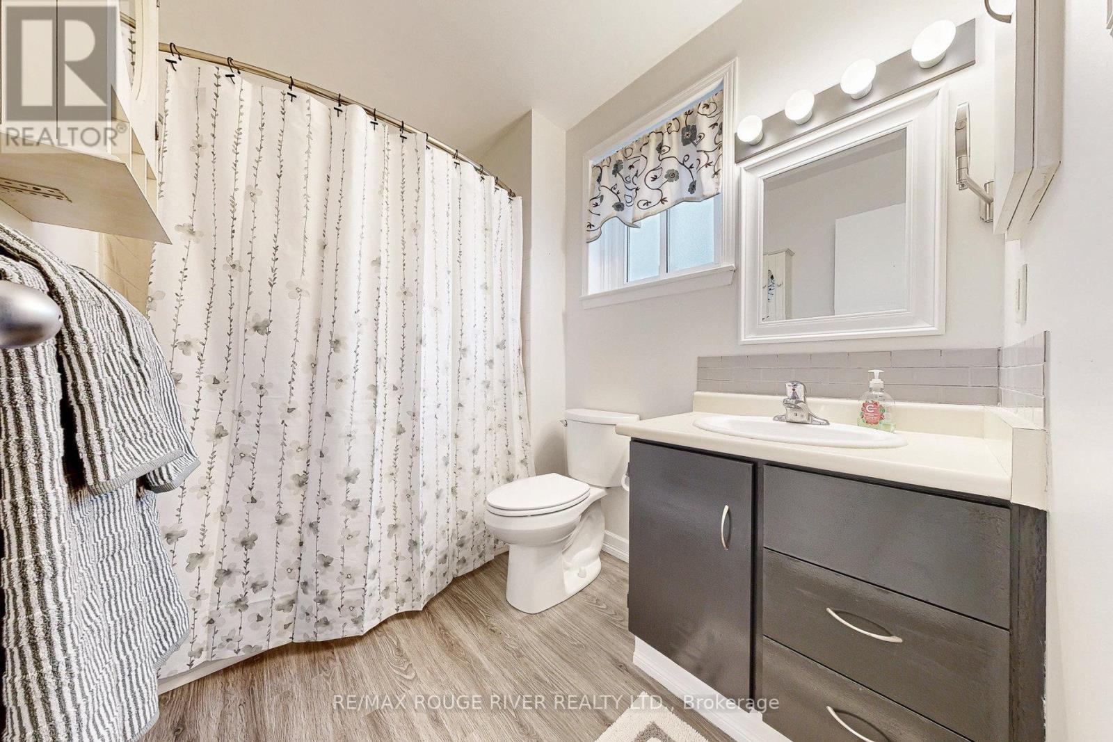 42 Lucas Lane, Ajax, ON - Indoor Photo Showing Bathroom