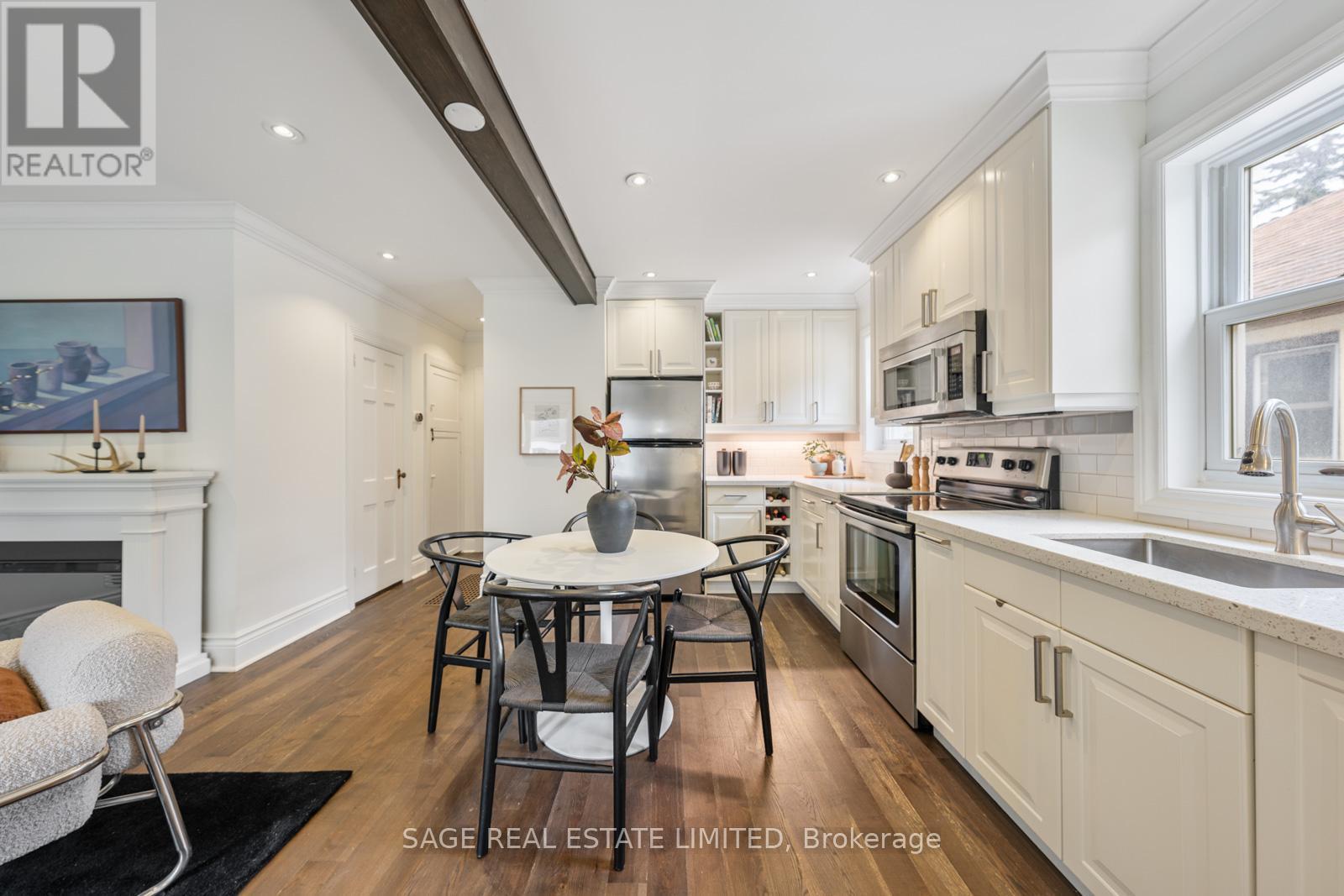 307 Warden Avenue, Toronto, ON - Indoor Photo Showing Kitchen With Upgraded Kitchen