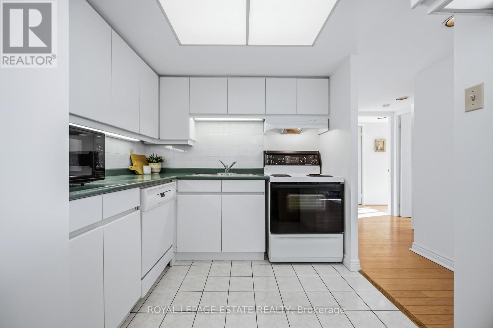 1003 - 1093 Kingston Road, Toronto, ON - Indoor Photo Showing Kitchen With Double Sink