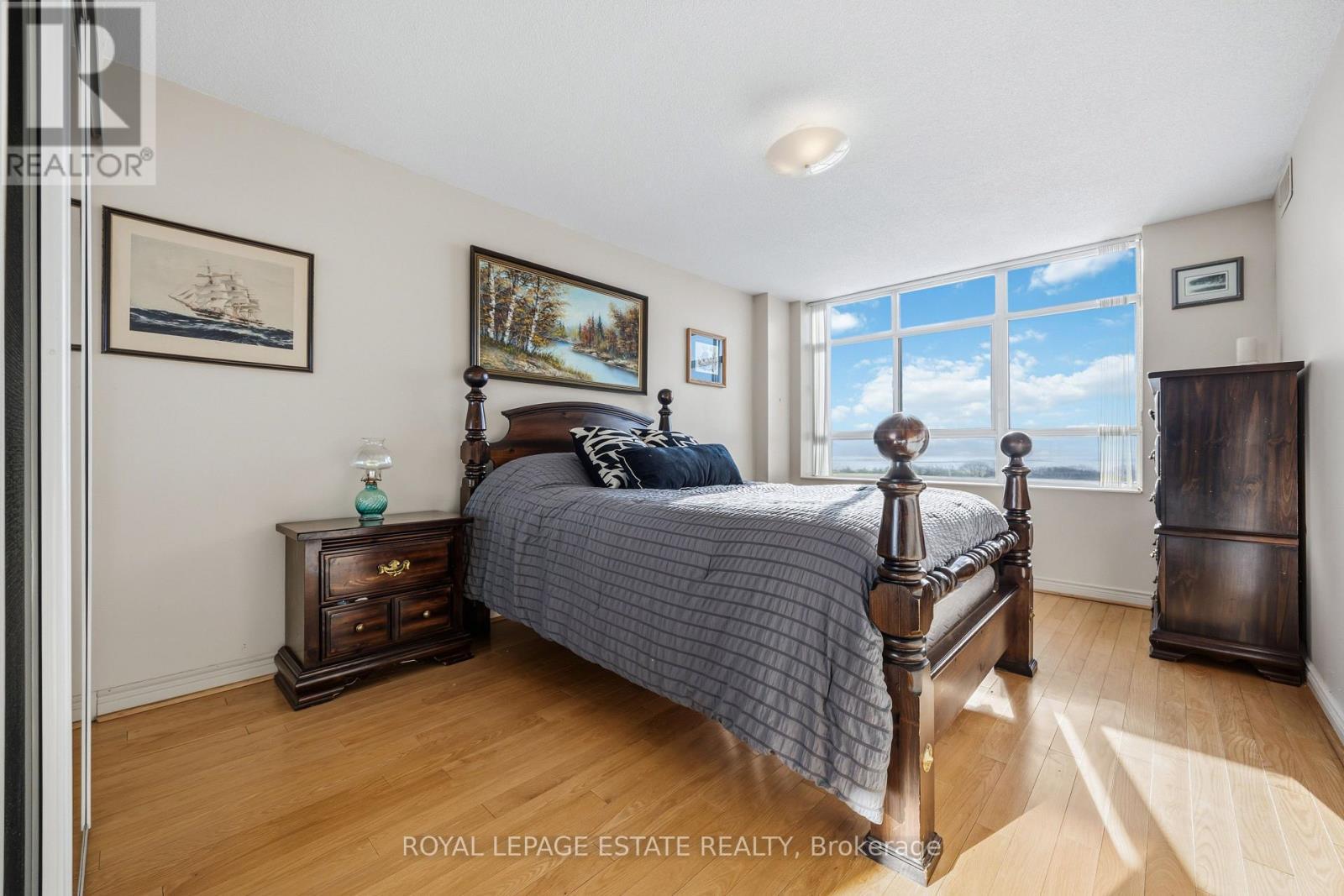 1003 - 1093 Kingston Road, Toronto, ON - Indoor Photo Showing Bedroom
