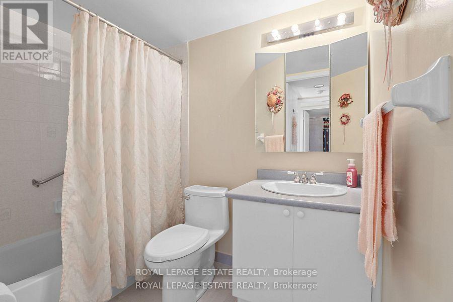 1003 - 1093 Kingston Road, Toronto, ON - Indoor Photo Showing Bathroom