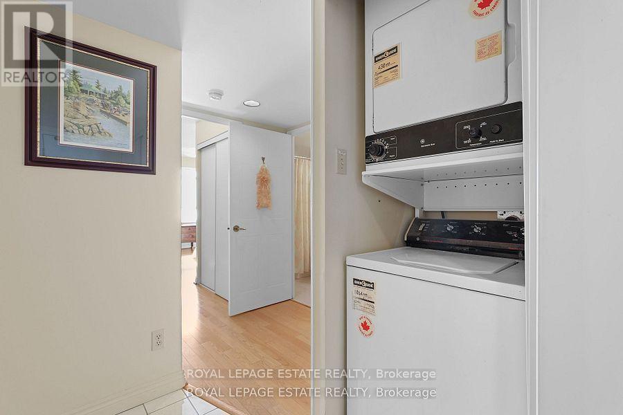 1003 - 1093 Kingston Road, Toronto, ON - Indoor Photo Showing Laundry Room