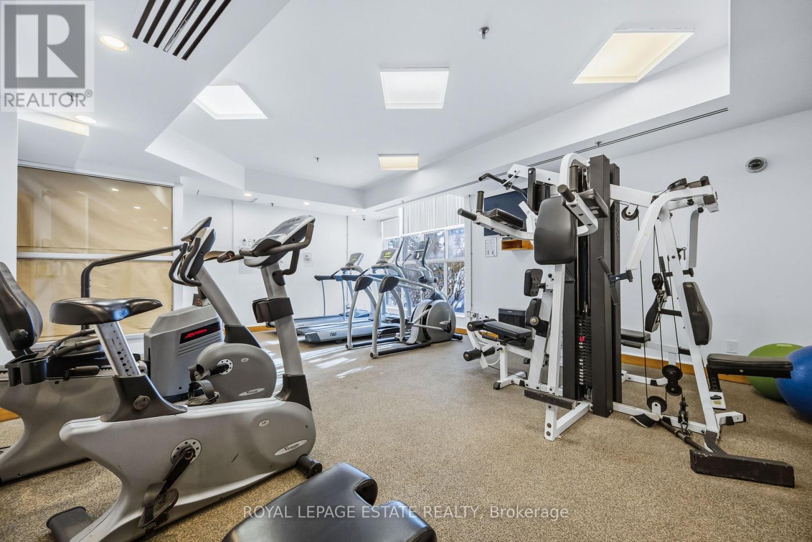 1003 - 1093 Kingston Road, Toronto, ON - Indoor Photo Showing Gym Room