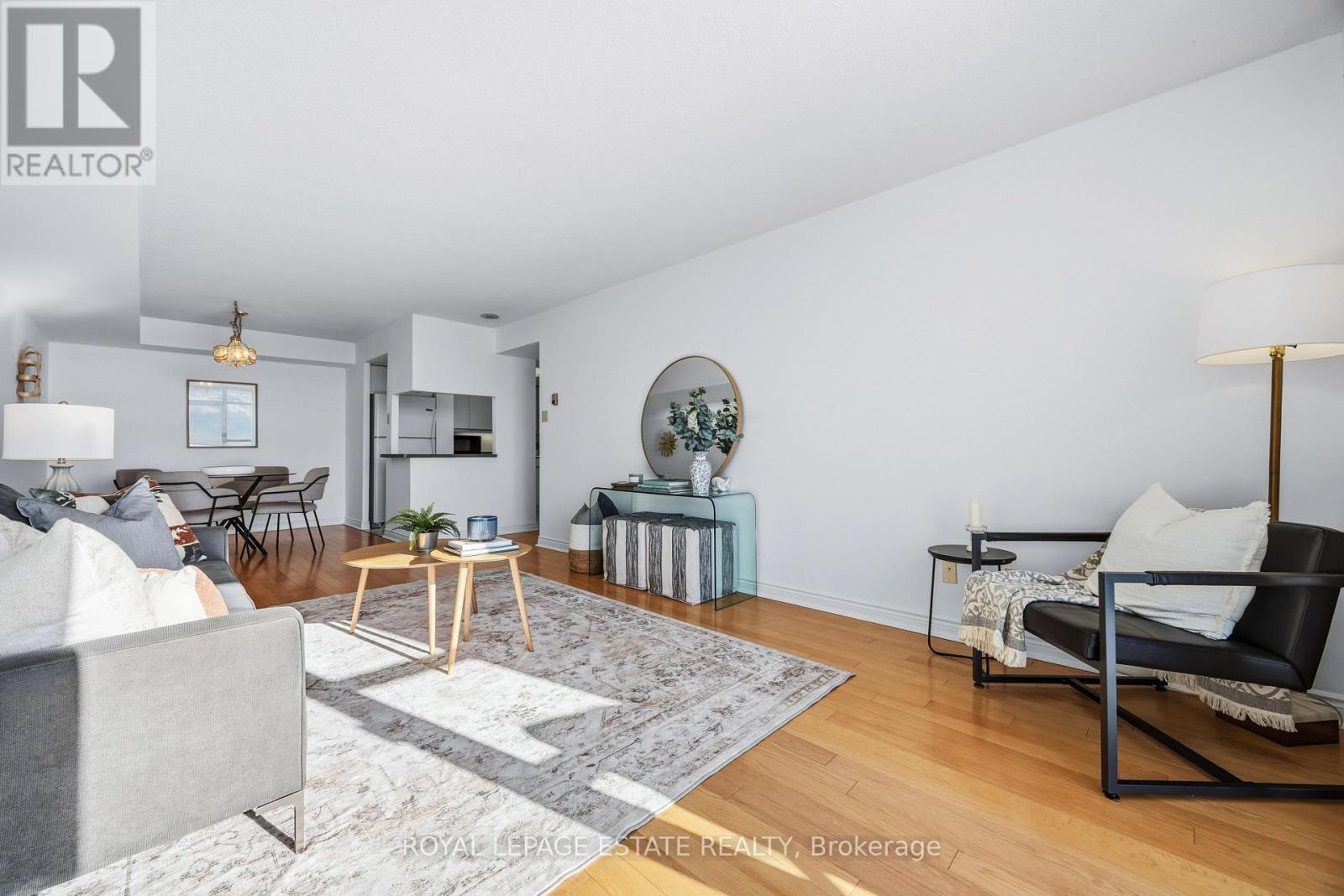 1003 - 1093 Kingston Road, Toronto, ON - Indoor Photo Showing Living Room