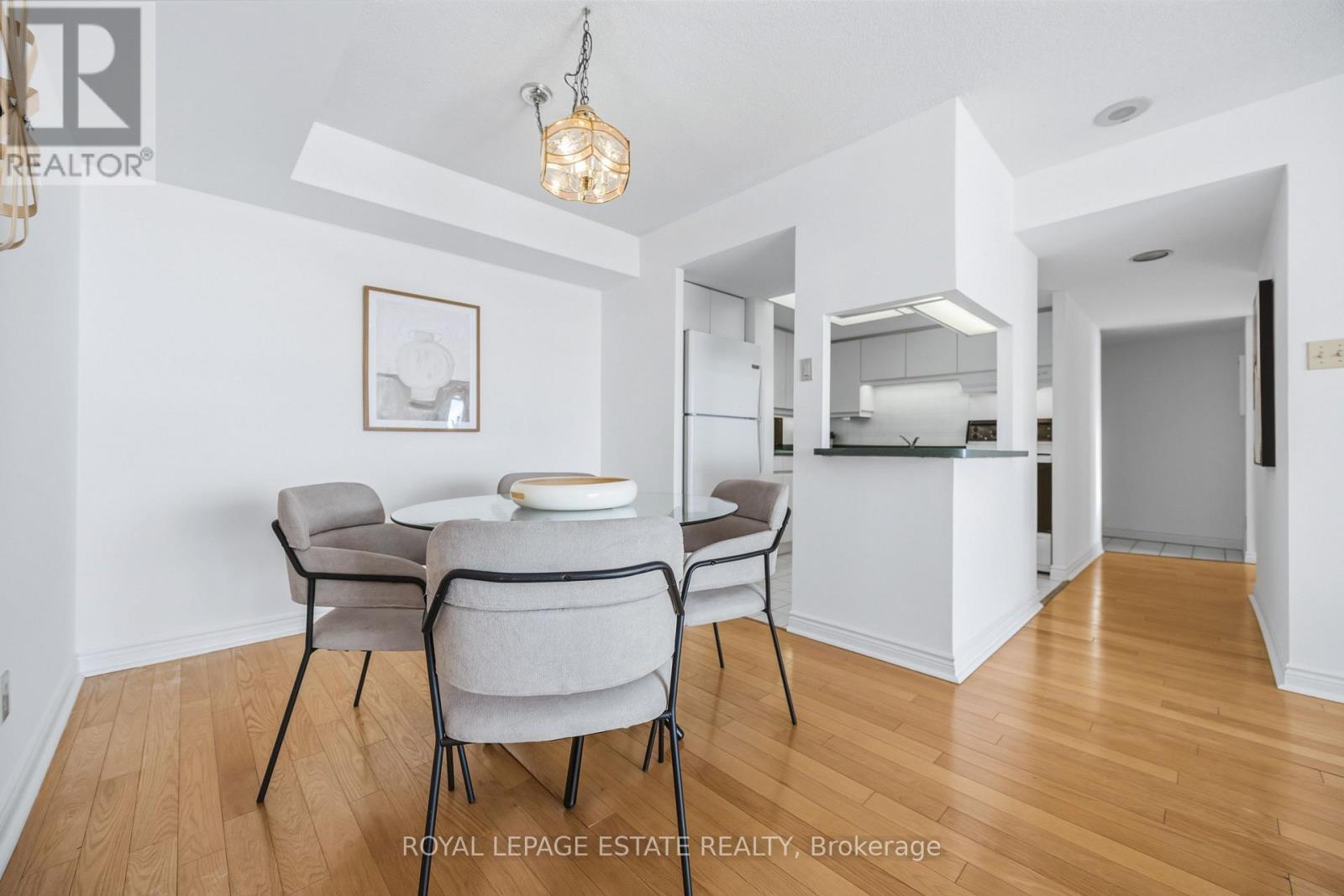 1003 - 1093 Kingston Road, Toronto, ON - Indoor