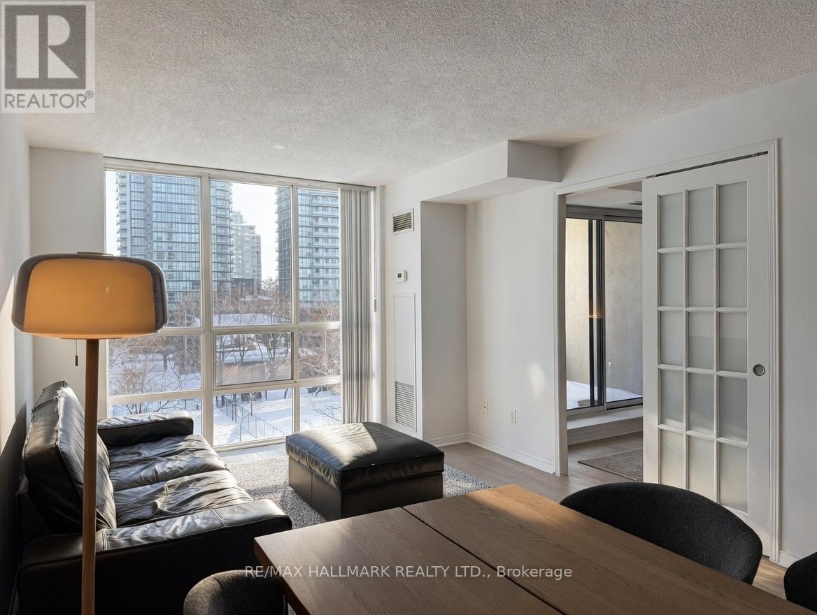 522 - 233 Beecroft Road, Toronto, ON - Indoor Photo Showing Living Room