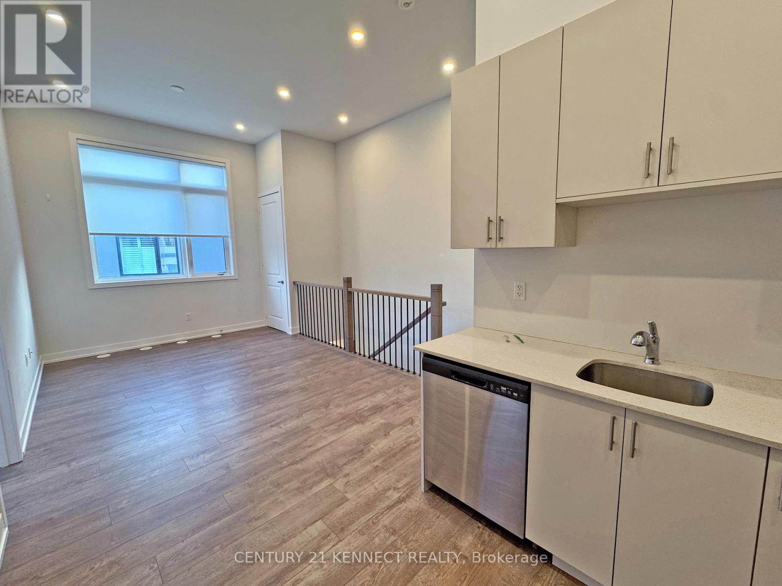 (Coach House) - 35 Golden Fern Street, Markham, ON - Indoor Photo Showing Kitchen