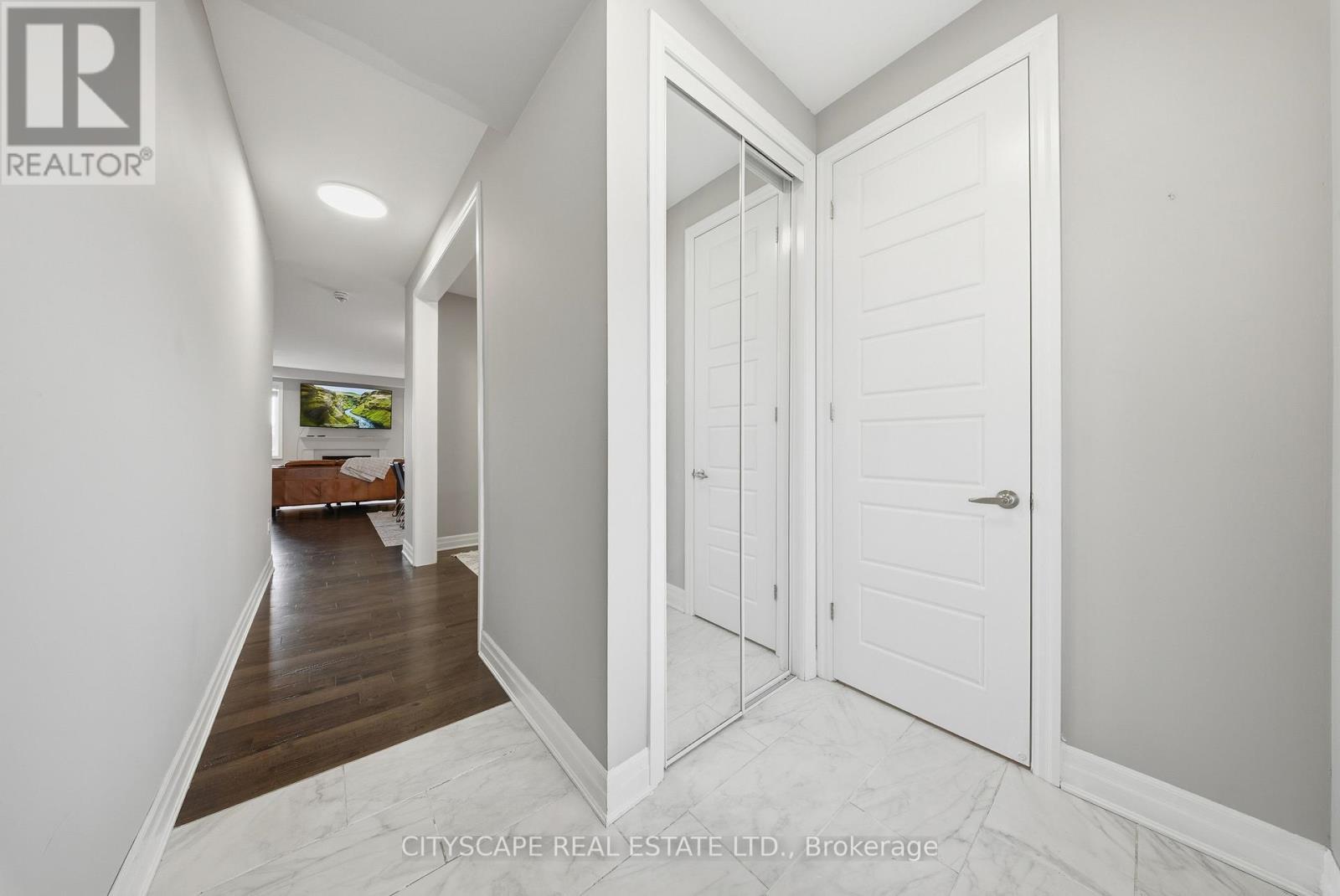 28 Celano Drive, Hamilton, ON - Indoor Photo Showing Other Room
