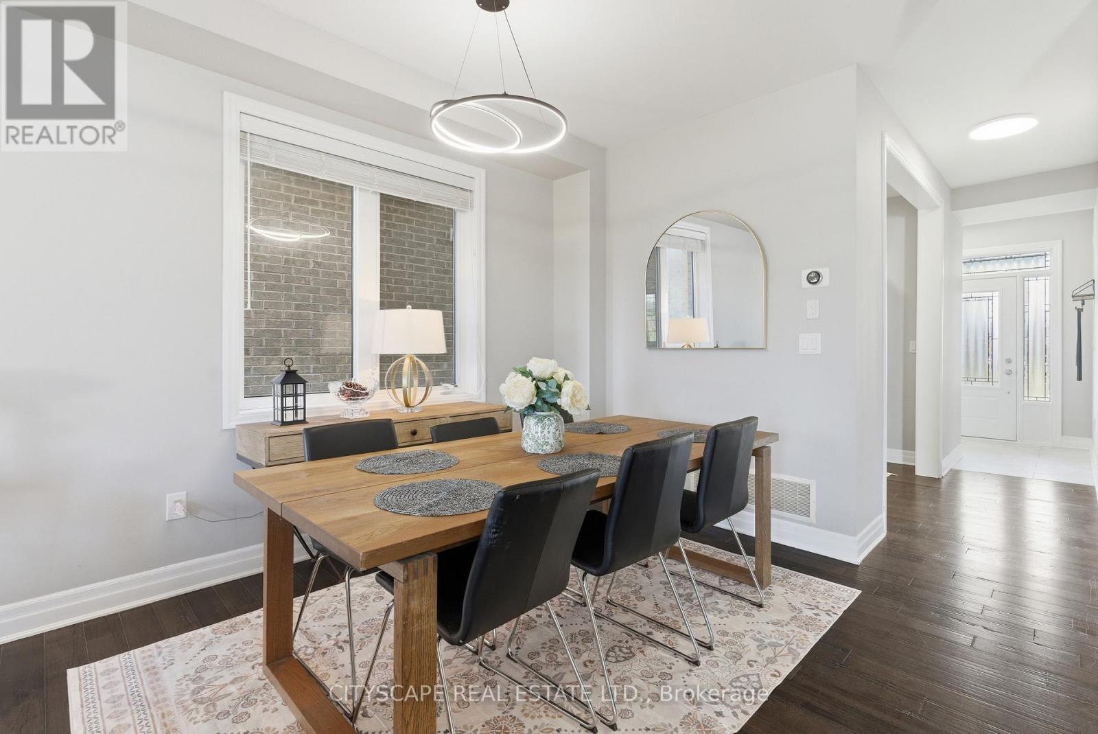 28 Celano Drive, Hamilton, ON - Indoor Photo Showing Dining Room