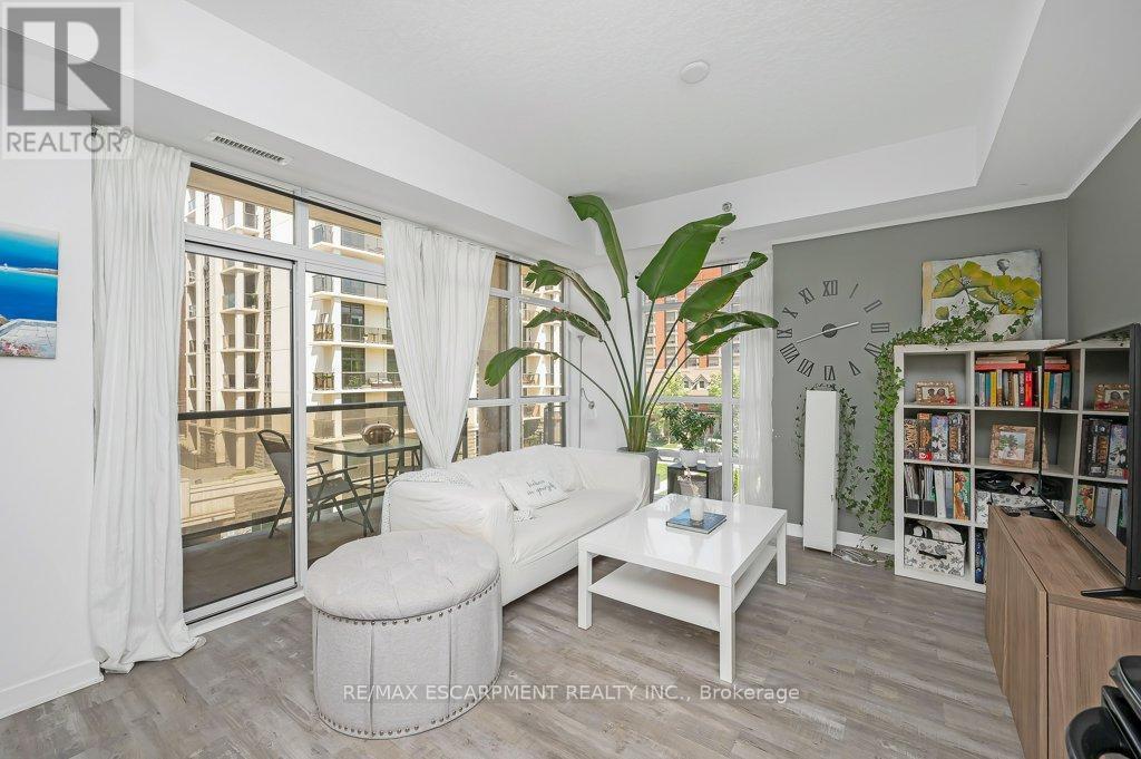 302 - 90 Charlton Avenue W, Hamilton, ON - Indoor