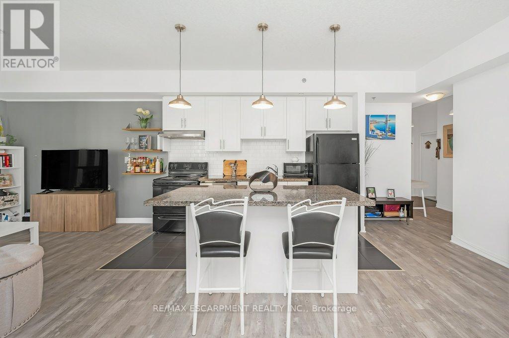 302 - 90 Charlton Avenue W, Hamilton, ON - Indoor Photo Showing Other Room