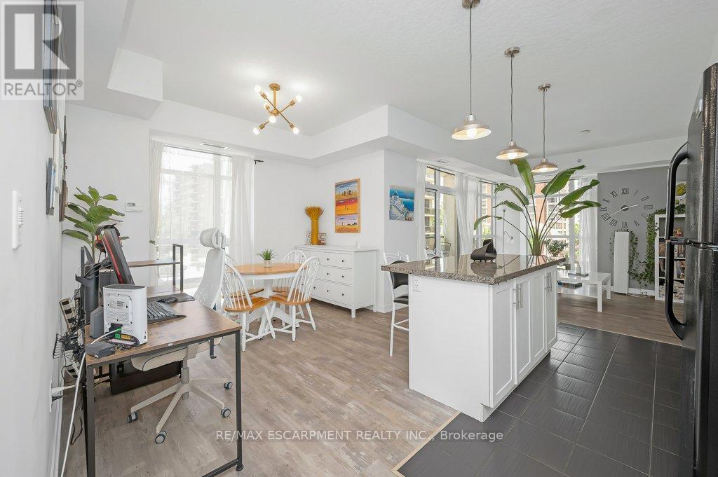 302 - 90 Charlton Avenue W, Hamilton, ON - Indoor