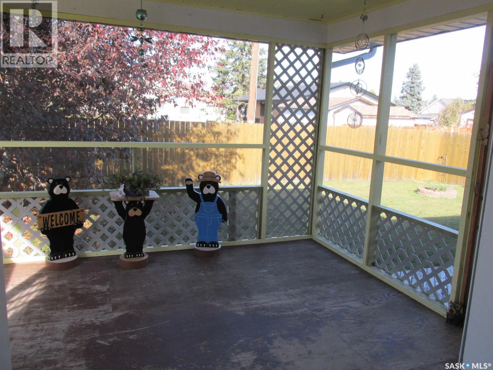 613 9Th Avenue W, Nipawin, SK - Indoor Photo Showing Other Room