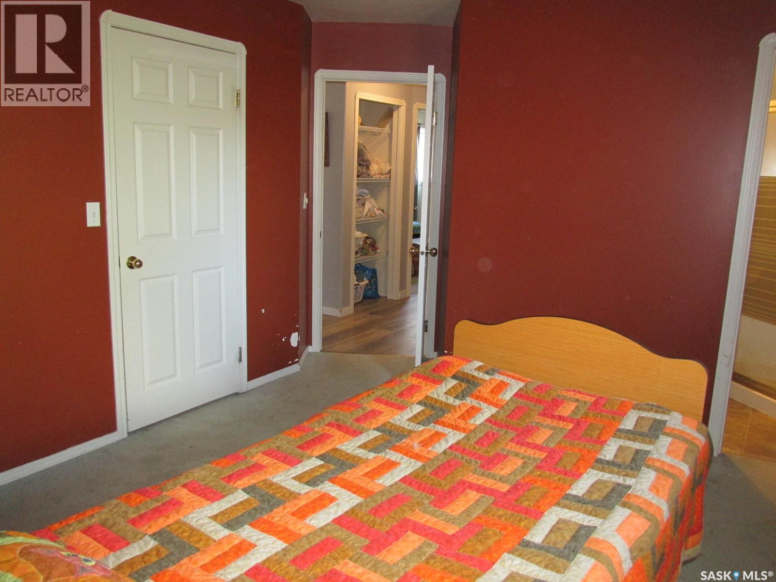 613 9Th Avenue W, Nipawin, SK - Indoor Photo Showing Bedroom