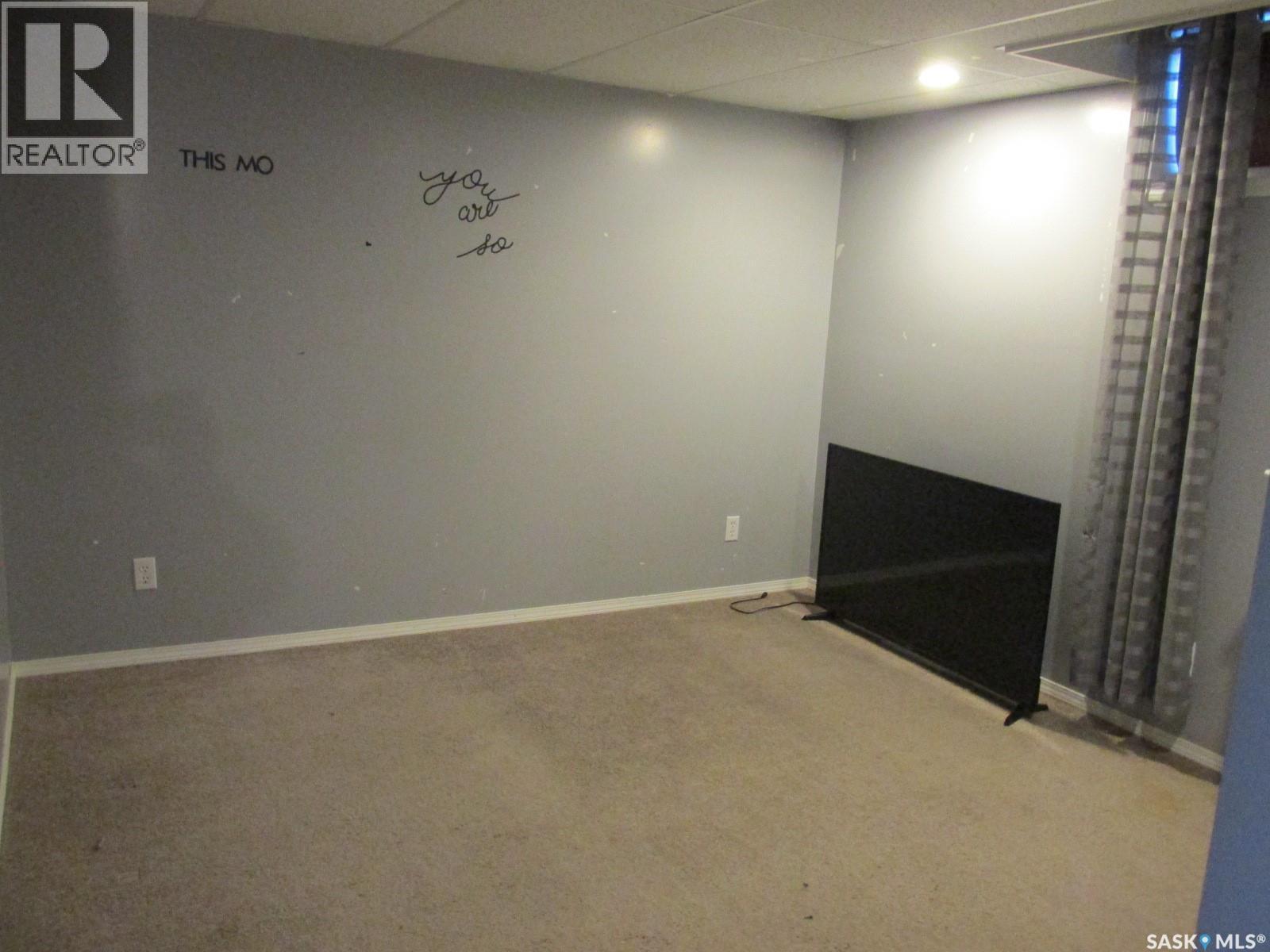 613 9Th Avenue W, Nipawin, SK - Indoor