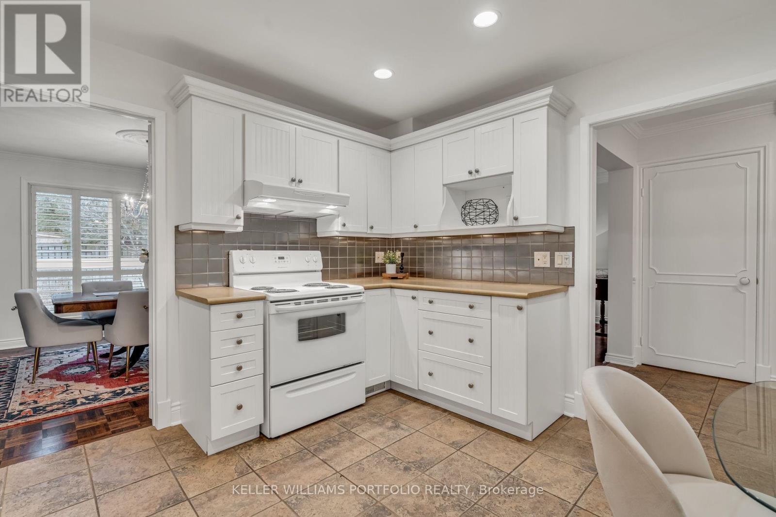 27 Snowshoe Mill Way, Toronto, ON - Indoor Photo Showing Kitchen