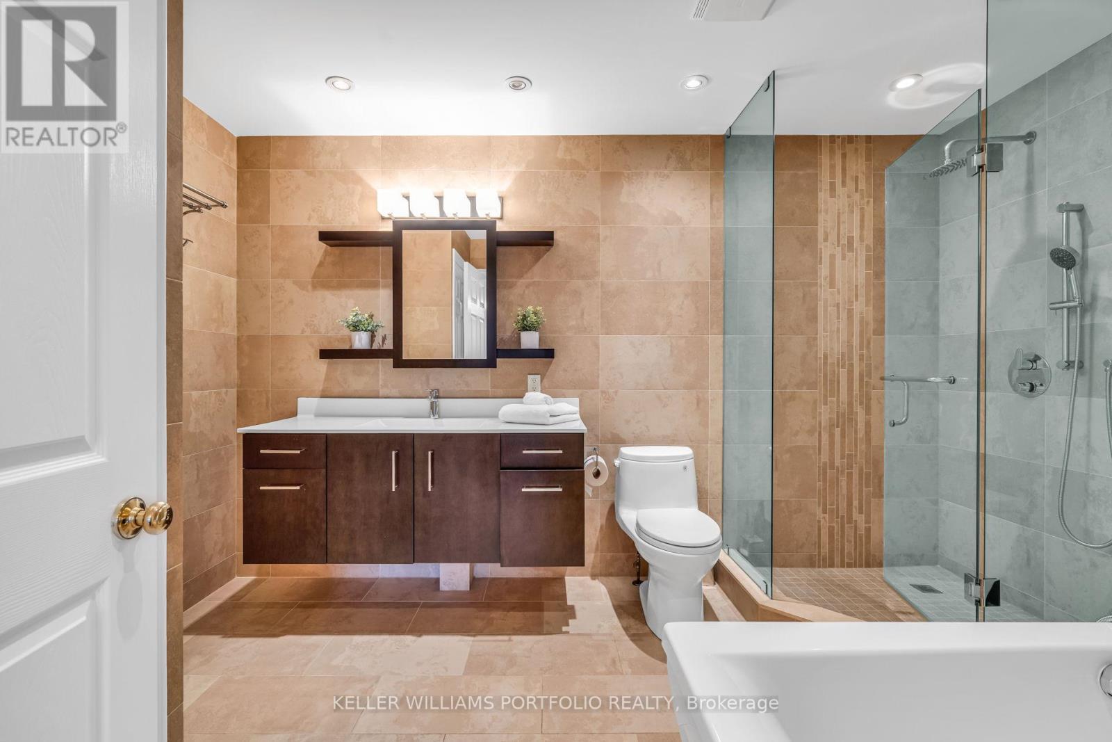 Ensuite Bath - 27 Snowshoe Mill Way, Toronto, ON - Indoor Photo Showing Bathroom