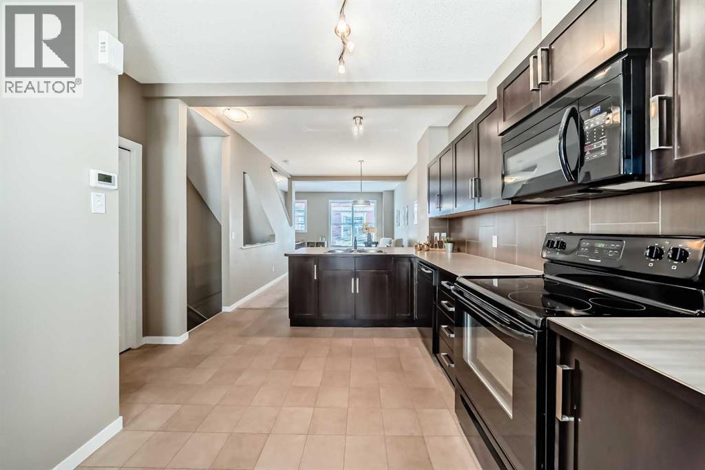 236 New Brighton Row Se, Calgary, AB - Indoor Photo Showing Kitchen