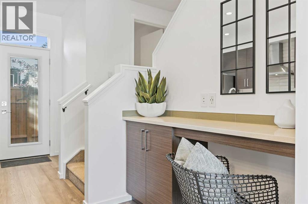 3569 19 Avenue Sw, Calgary, AB - Indoor Photo Showing Other Room