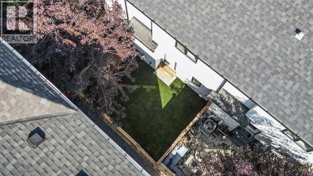 3569 19 Avenue Sw, Calgary, AB -