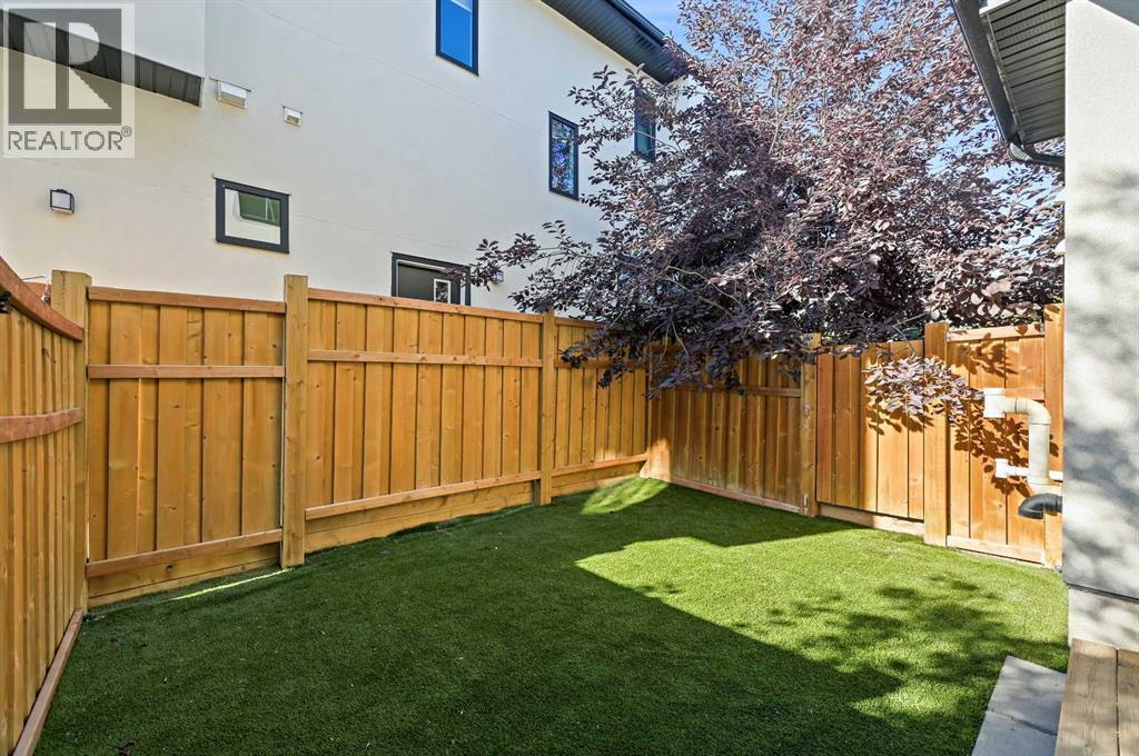 3569 19 Avenue Sw, Calgary, AB - Outdoor