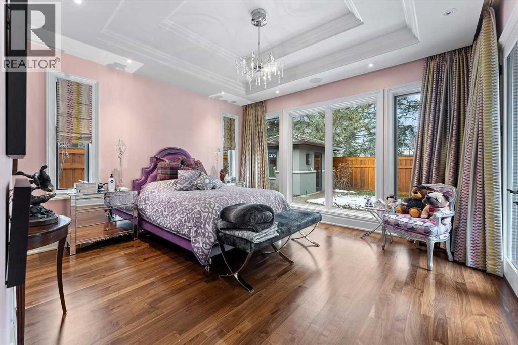 1020 Bel-Aire Drive, Calgary, AB - Indoor Photo Showing Bedroom