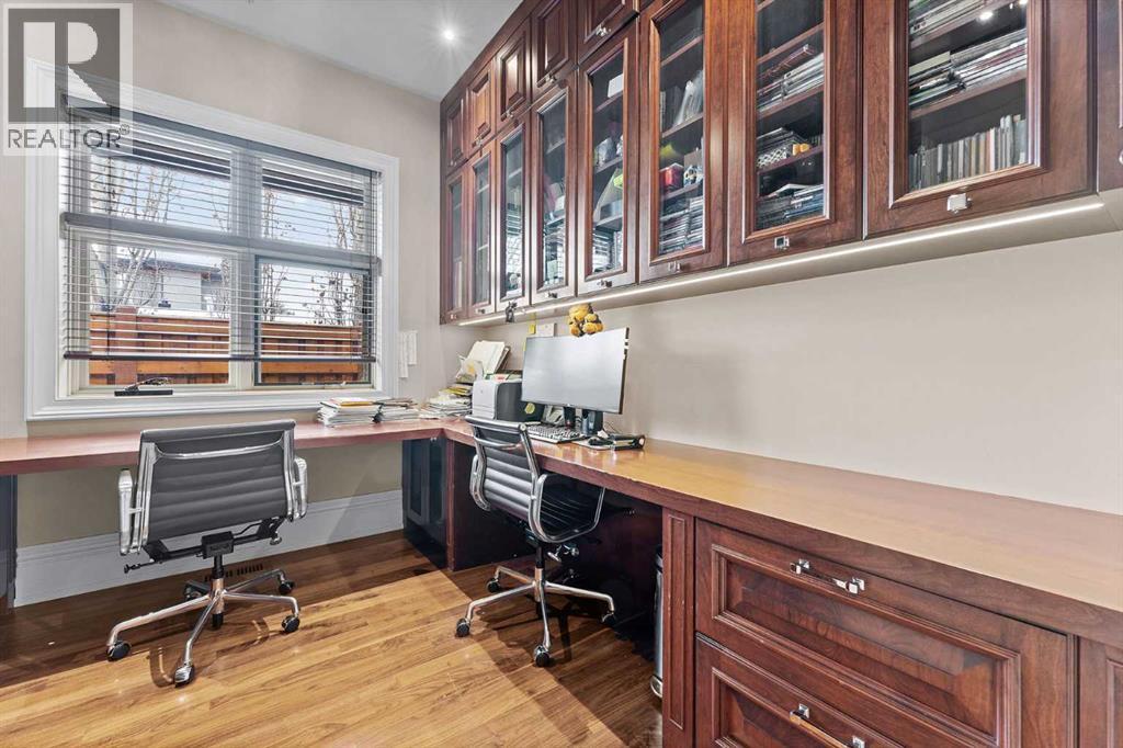 1020 Bel-Aire Drive, Calgary, AB - Indoor Photo Showing Office
