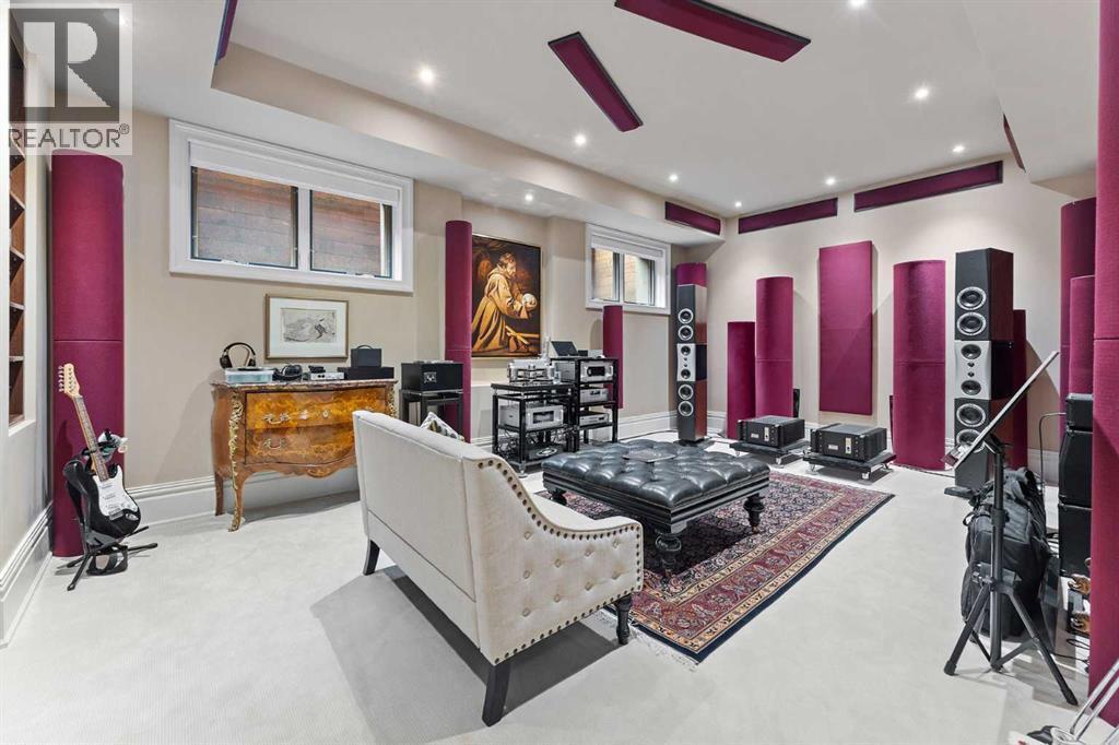 1020 Bel-Aire Drive, Calgary, AB - Indoor Photo Showing Other Room