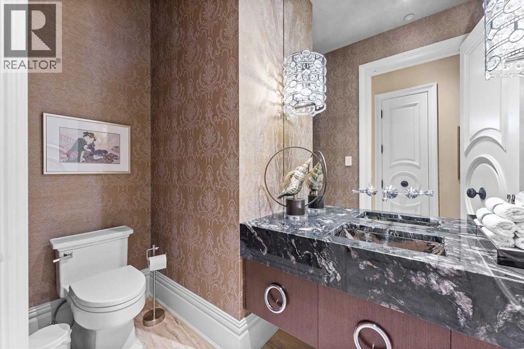 1020 Bel-Aire Drive, Calgary, AB - Indoor Photo Showing Bathroom