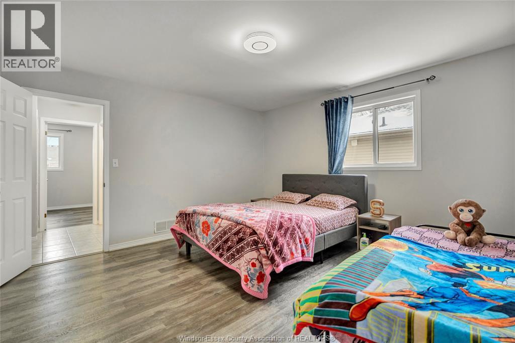 787 Helena Court, Belle River, ON - Indoor Photo Showing Bedroom