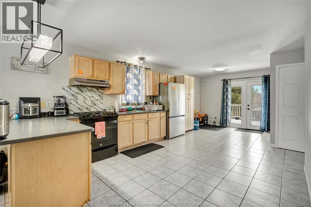 787 Helena Court, Belle River, ON - Indoor Photo Showing Kitchen