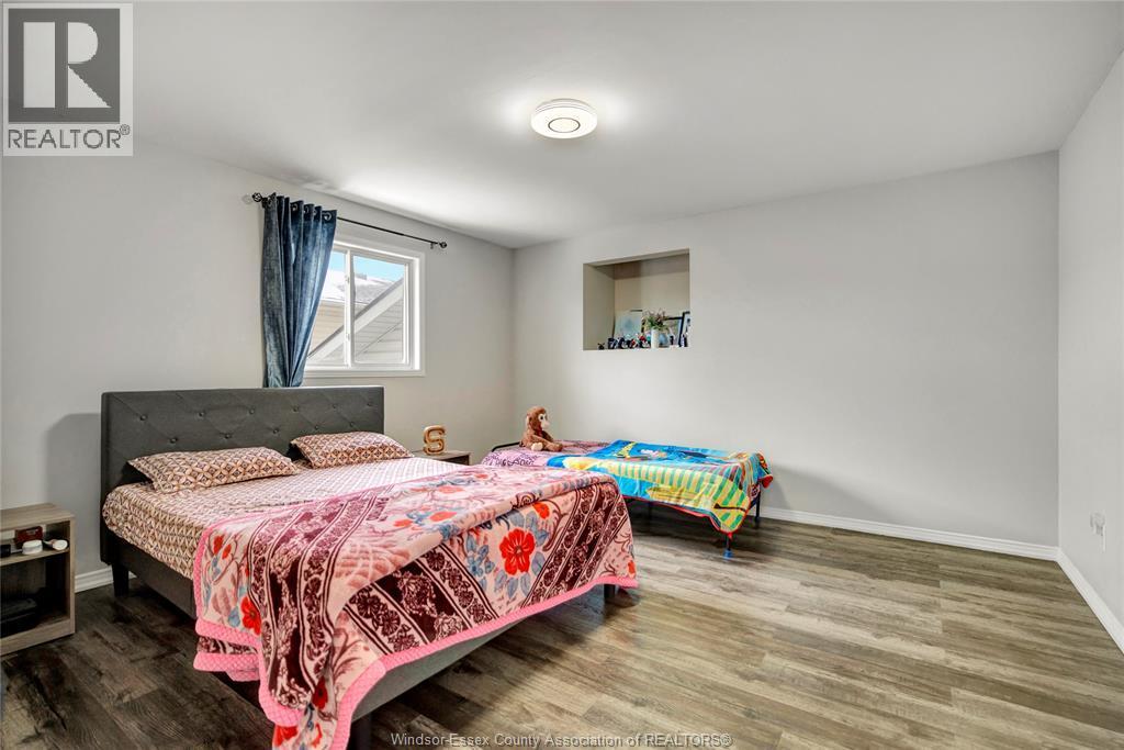 787 Helena Court, Belle River, ON - Indoor Photo Showing Bedroom