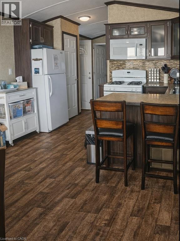 45 Quarry View Village, Sherkston, ON - Indoor Photo Showing Kitchen