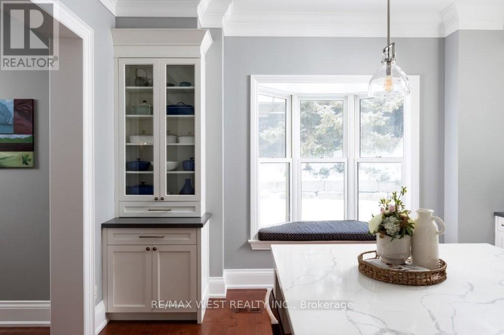 36 Sir Williams Lane, Toronto, ON - Indoor Photo Showing Dining Room