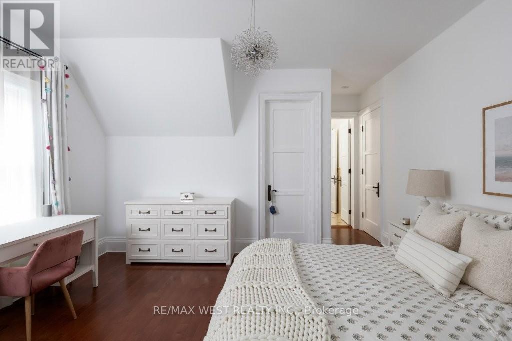 36 Sir Williams Lane, Toronto, ON - Indoor Photo Showing Bedroom
