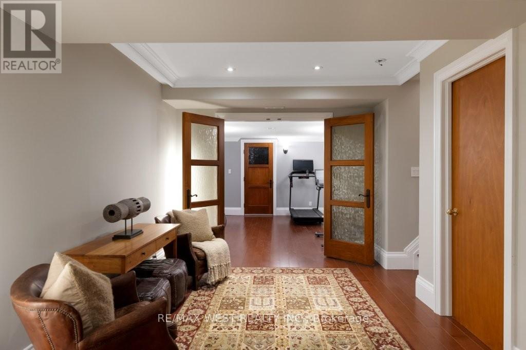 36 Sir Williams Lane, Toronto, ON - Indoor